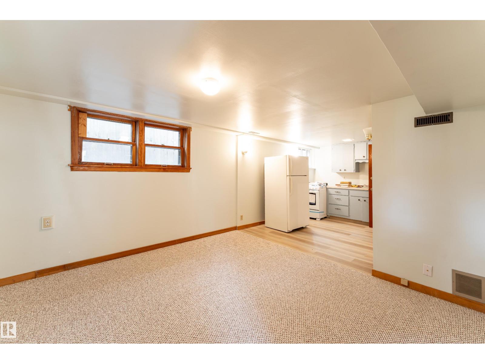 11108 81 AV NW - 25