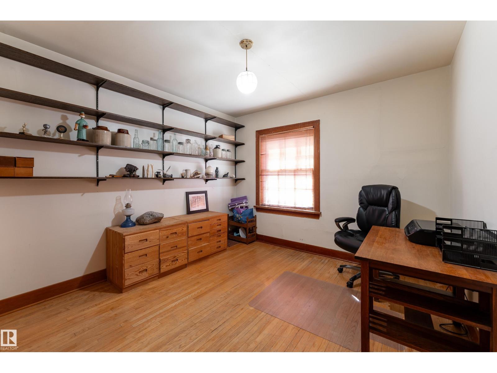 11108 81 AV NW - 16