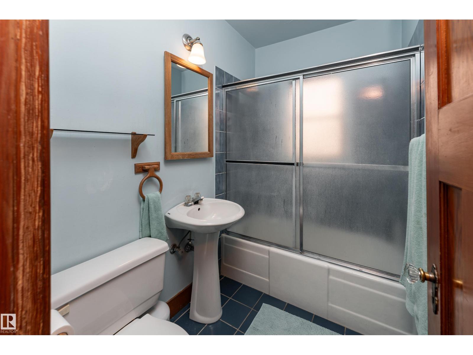 11108 81 AV NW - 19