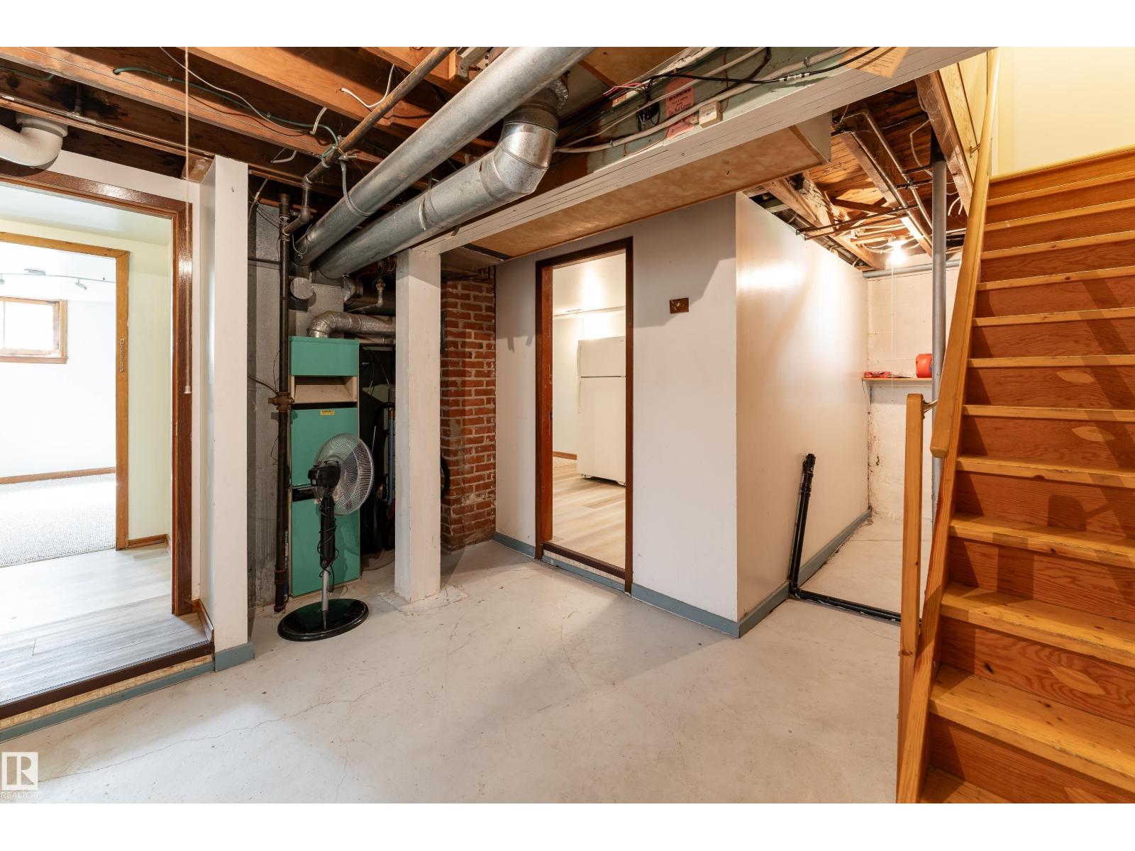 11108 81 AV NW - 22