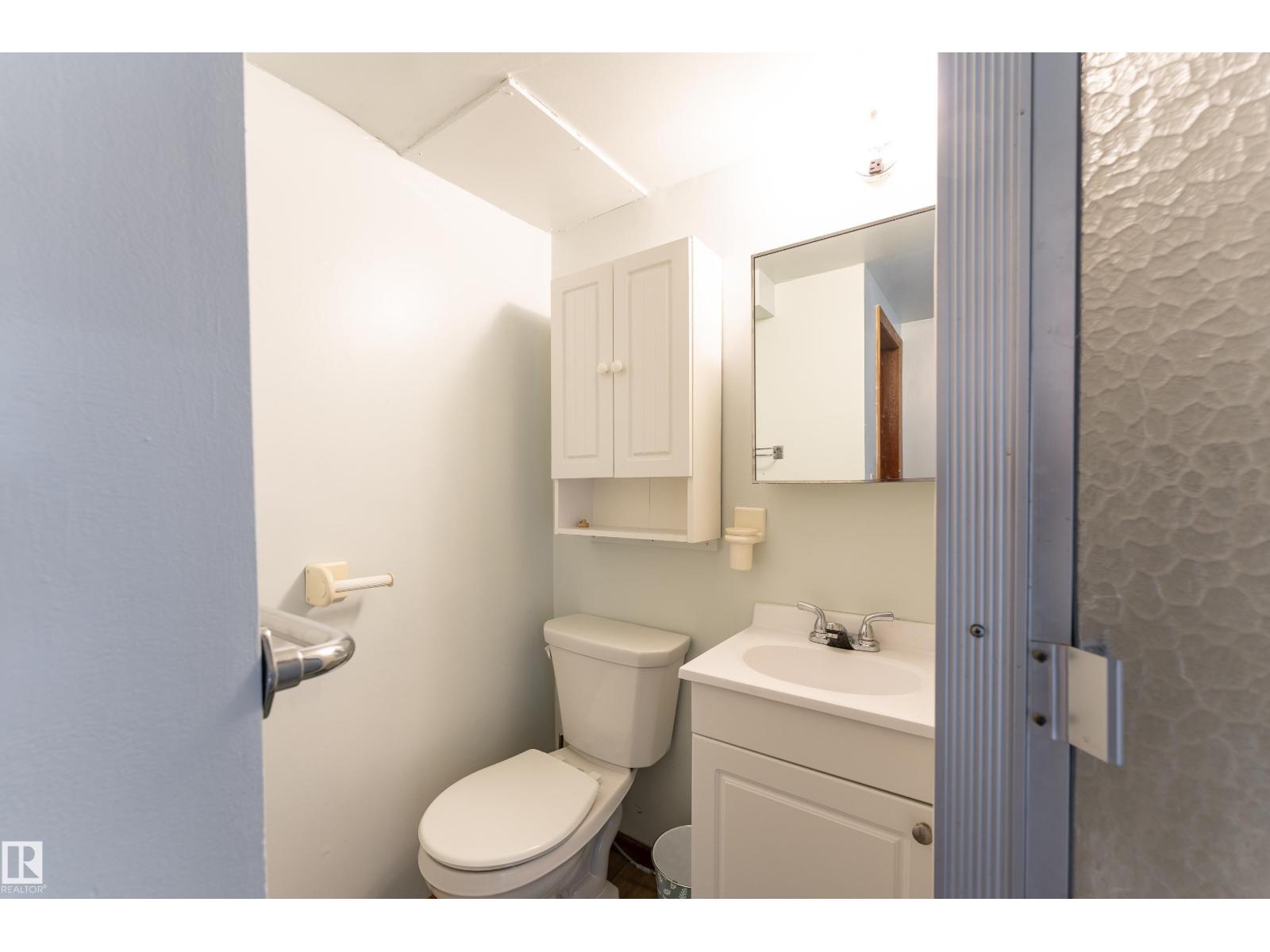 11108 81 AV NW - 32