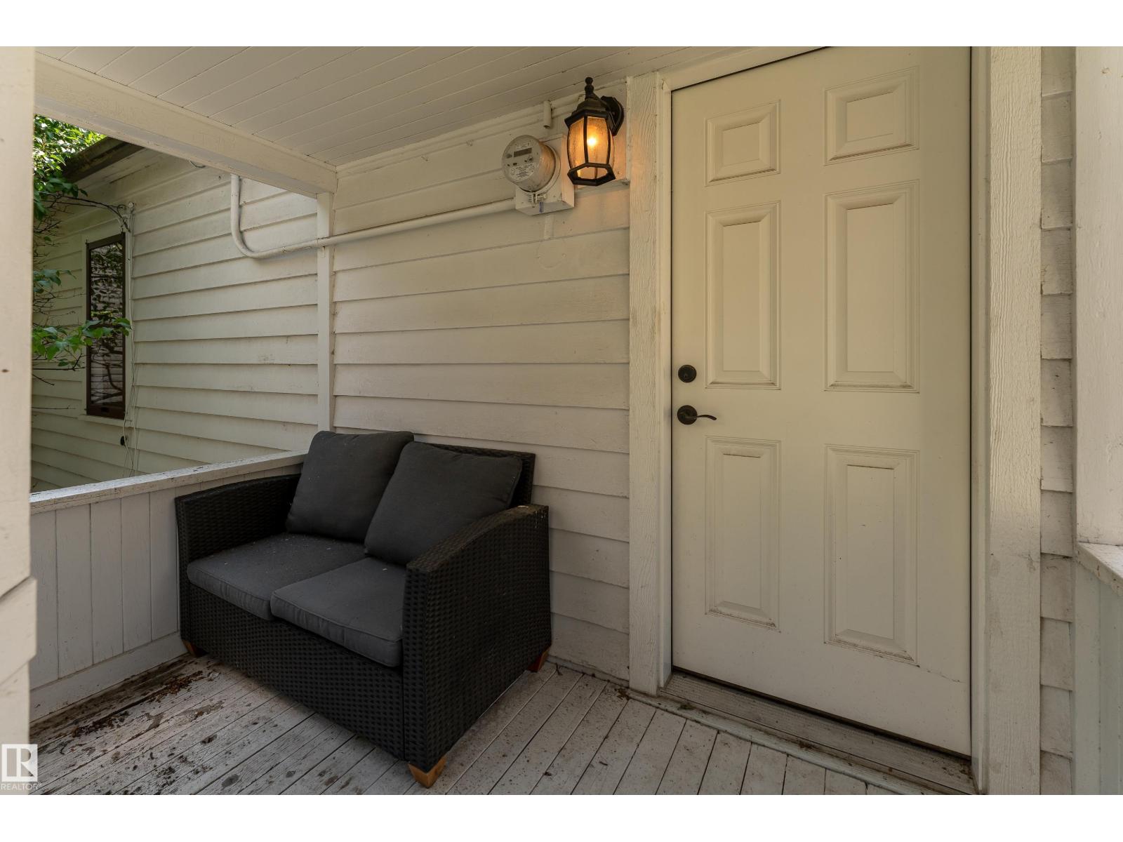 11108 81 AV NW - 35