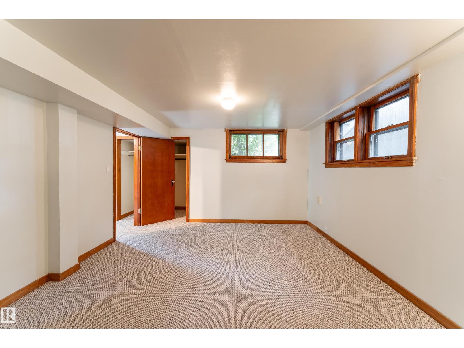 11108 81 AV NW - 30