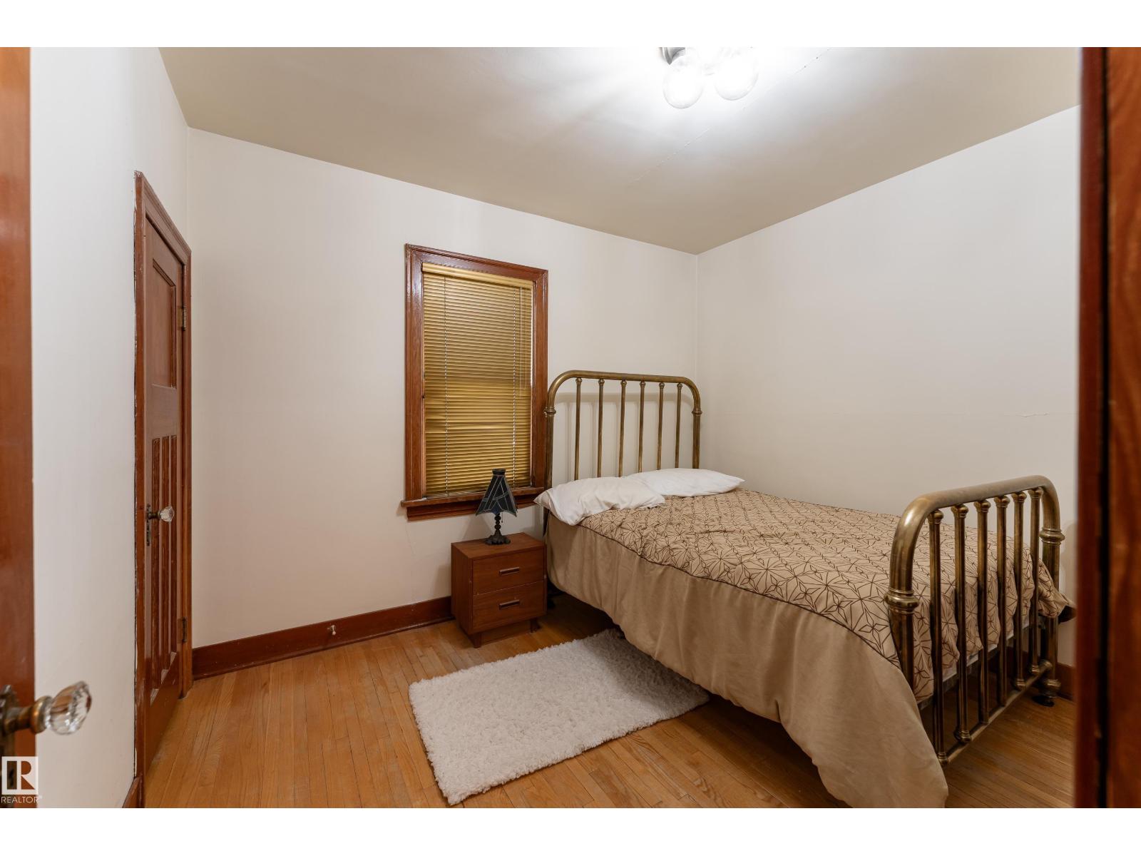 11108 81 AV NW - 20