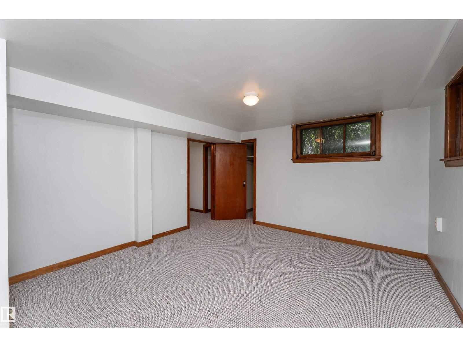 11108 81 AV NW - 31