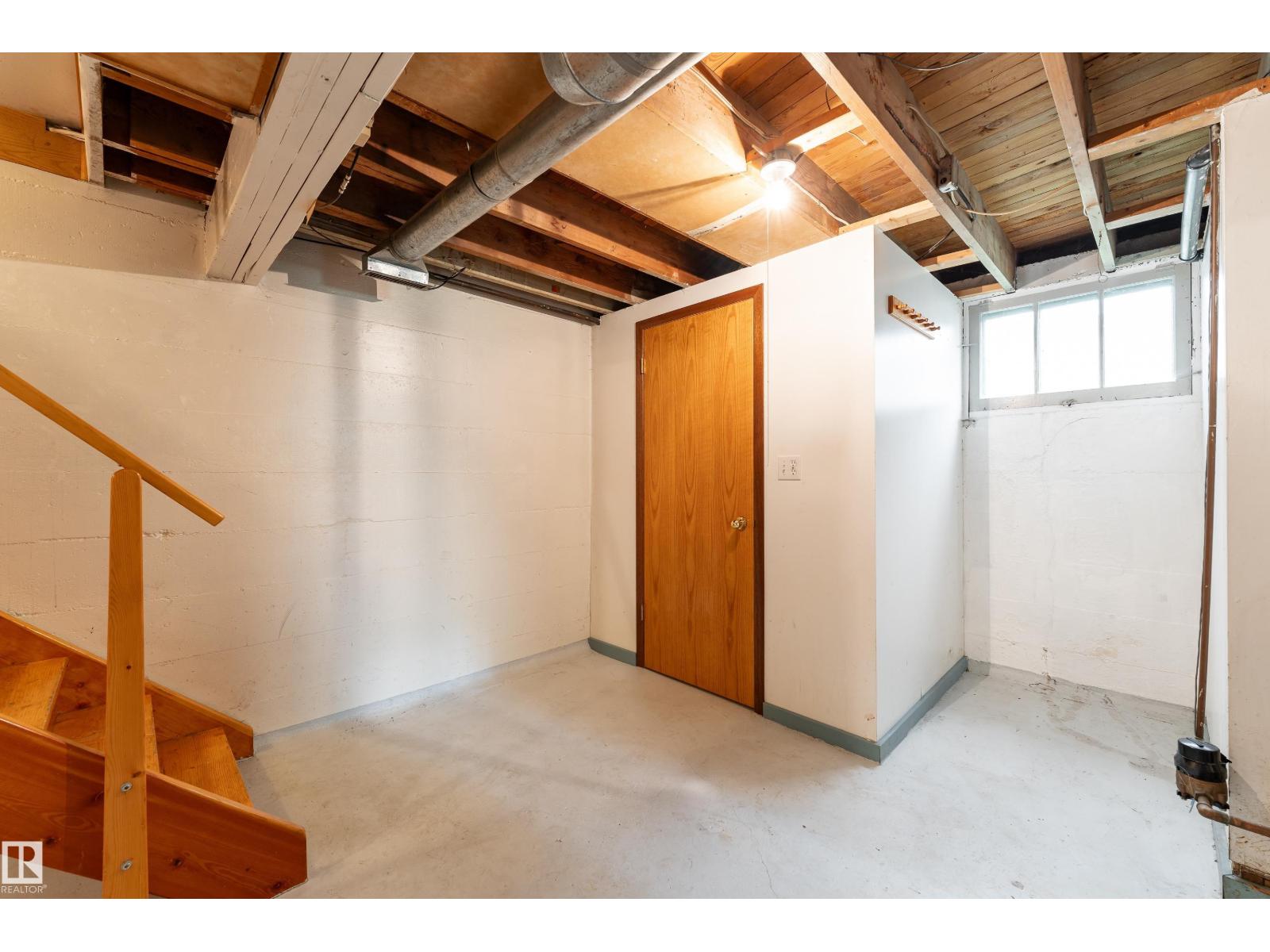 11108 81 AV NW - 24