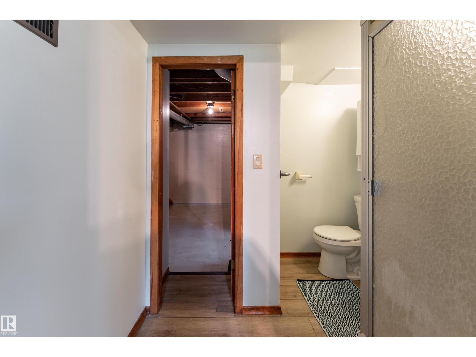 11108 81 AV NW - 34