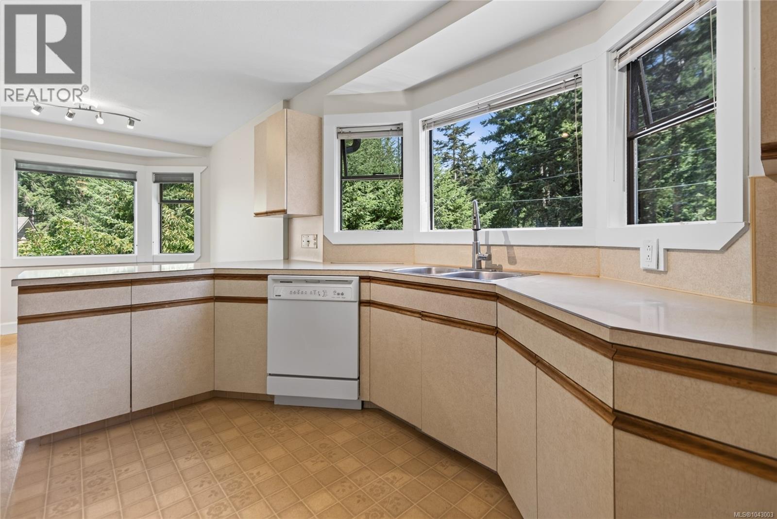 1051 Glen Urquhart Dr - 39