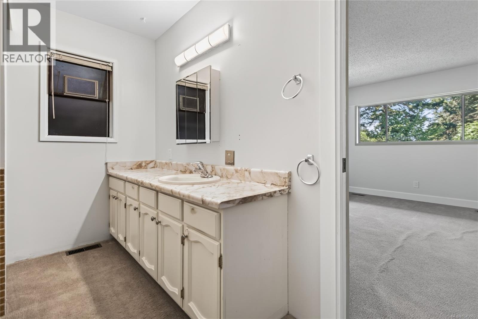 1051 Glen Urquhart Dr - 53