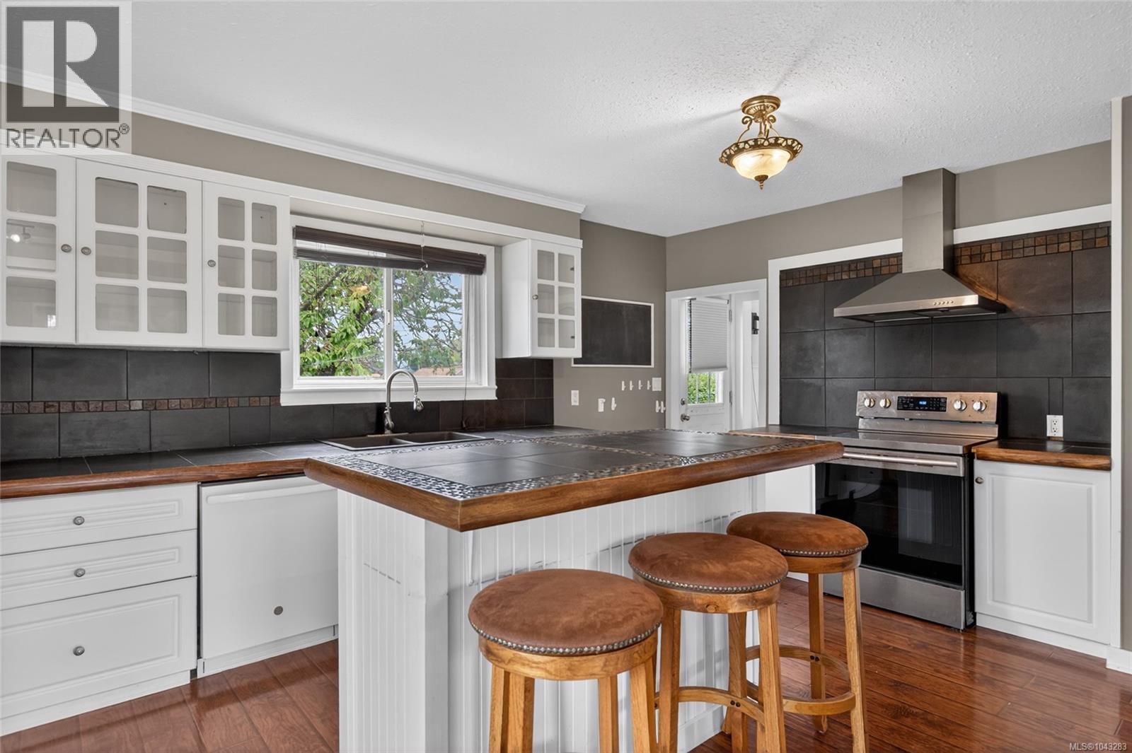 2798 10th Ave - 2