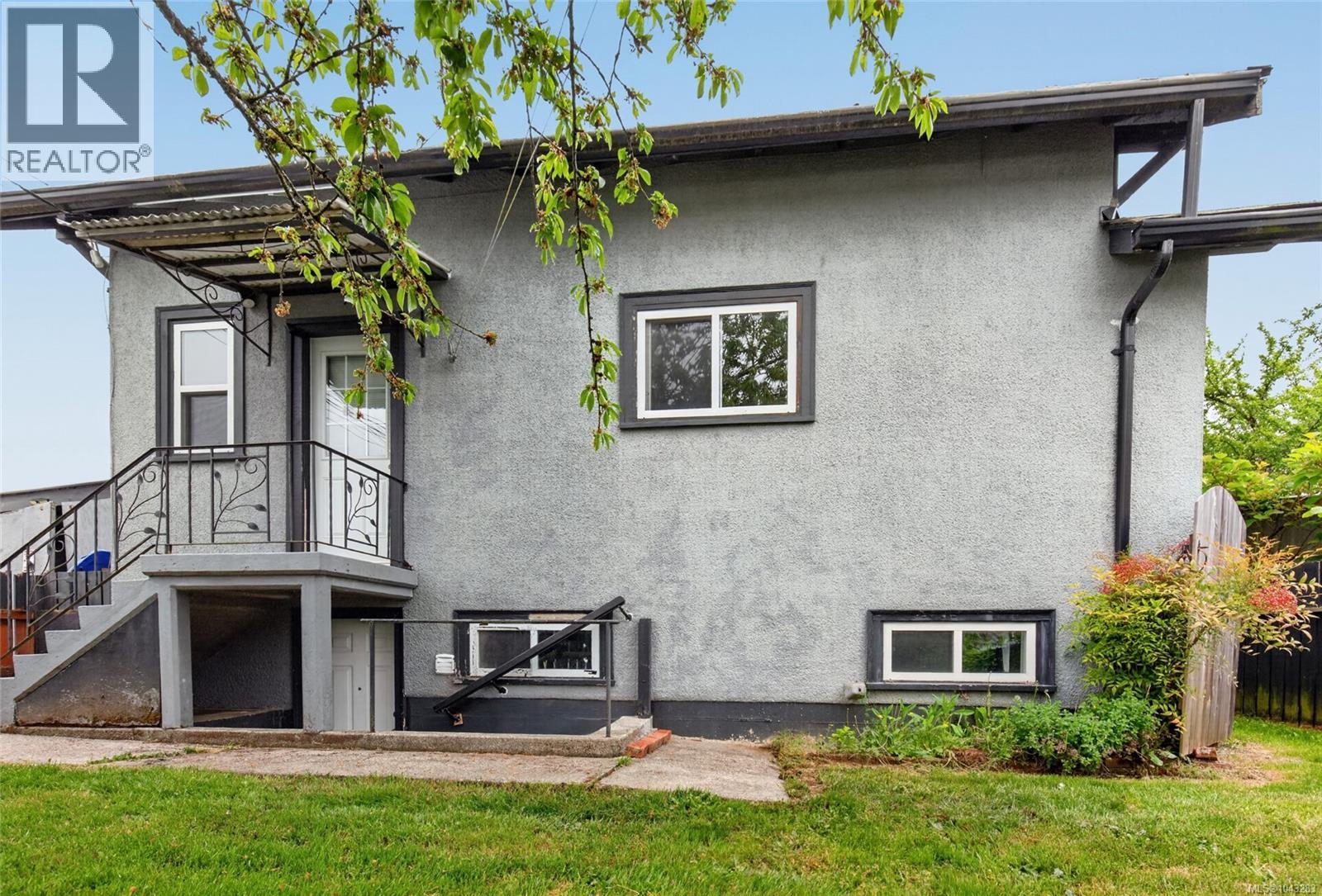 2798 10th Ave - 27