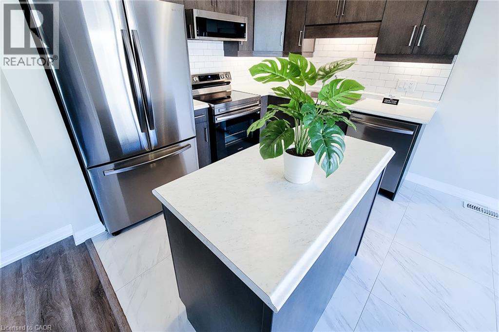 111 ALICIA Crescent - 21