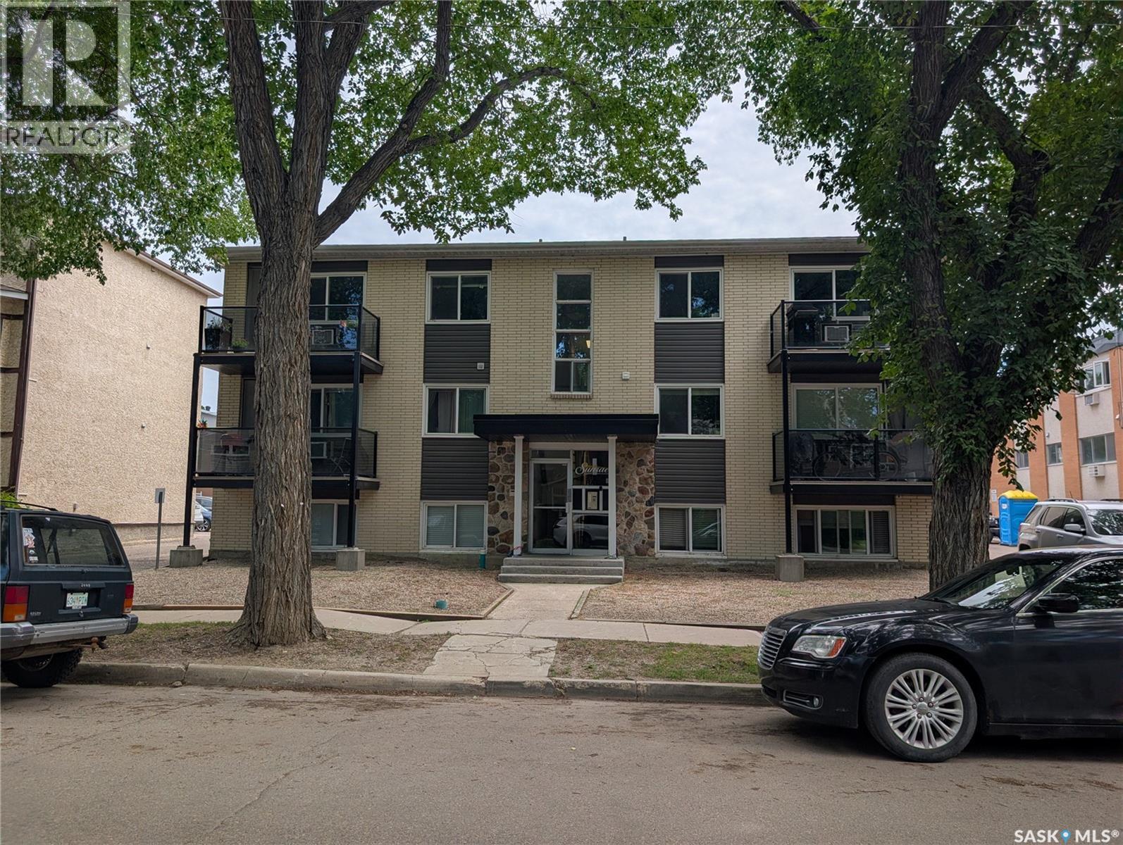 #10 2157 Rae STREET - 1