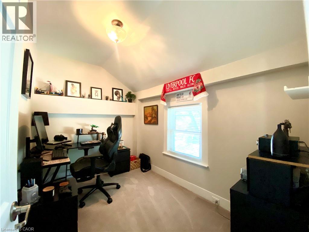 358 DUNDAS Street E - 25
