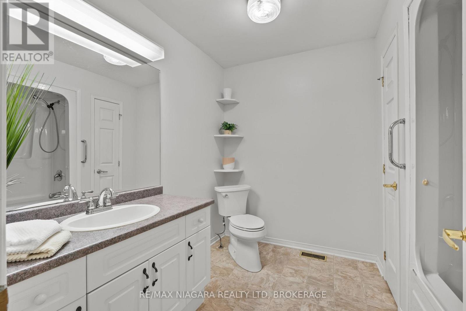 #15 53 BUNTING ROAD - 17