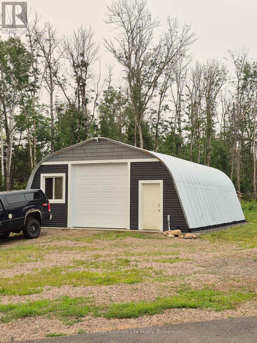 1856 PAPINEAU ROAD - 32