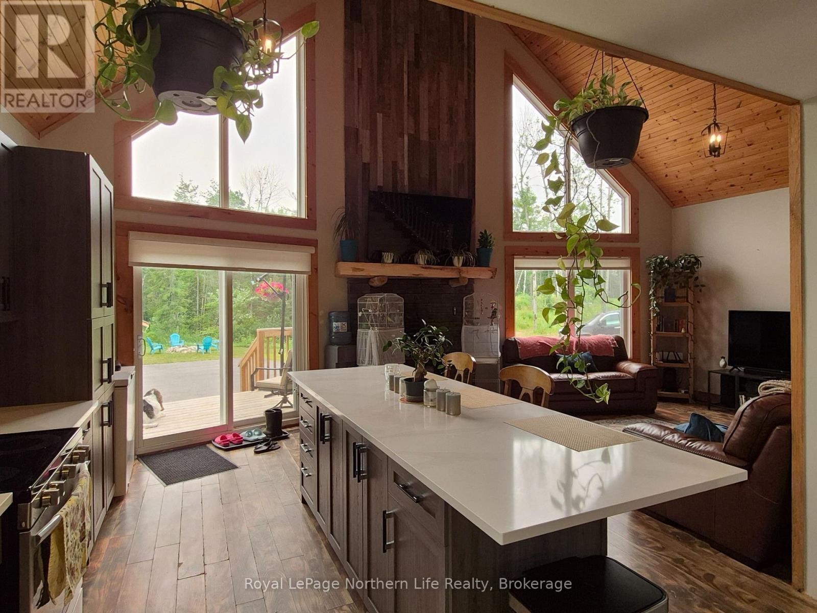 1856 PAPINEAU ROAD - 4