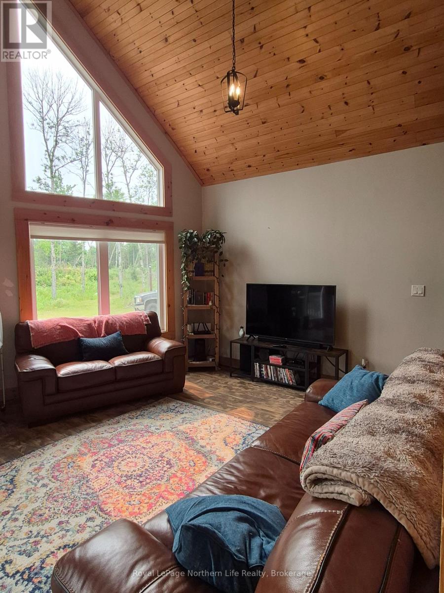 1856 PAPINEAU ROAD - 9