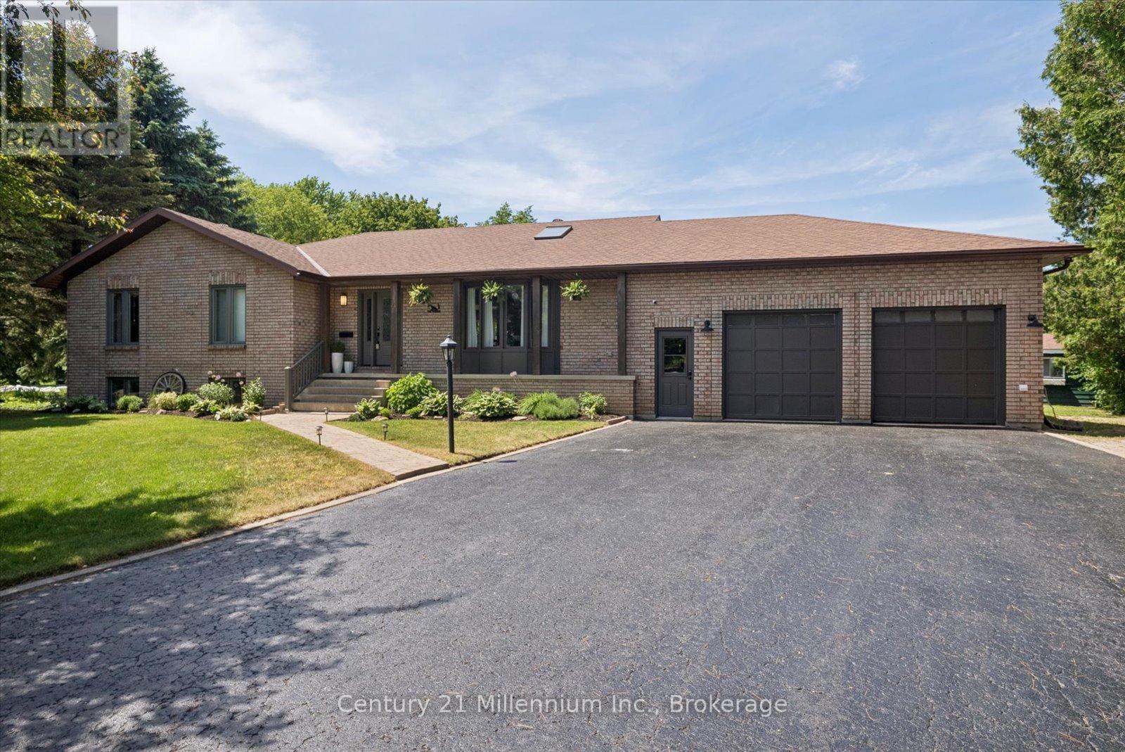 4 BLACKBURN AVENUE - 1