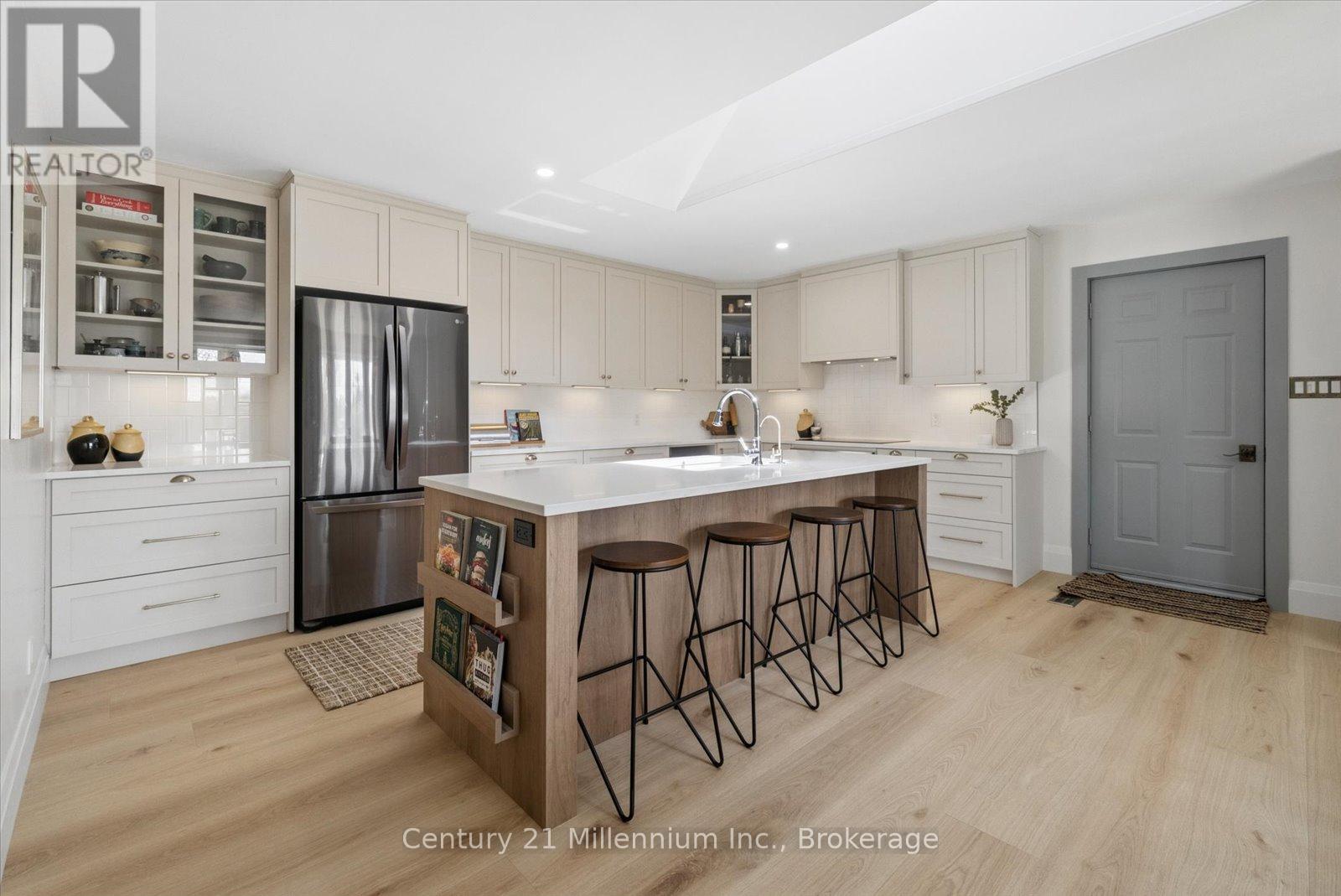 4 BLACKBURN AVENUE - 12