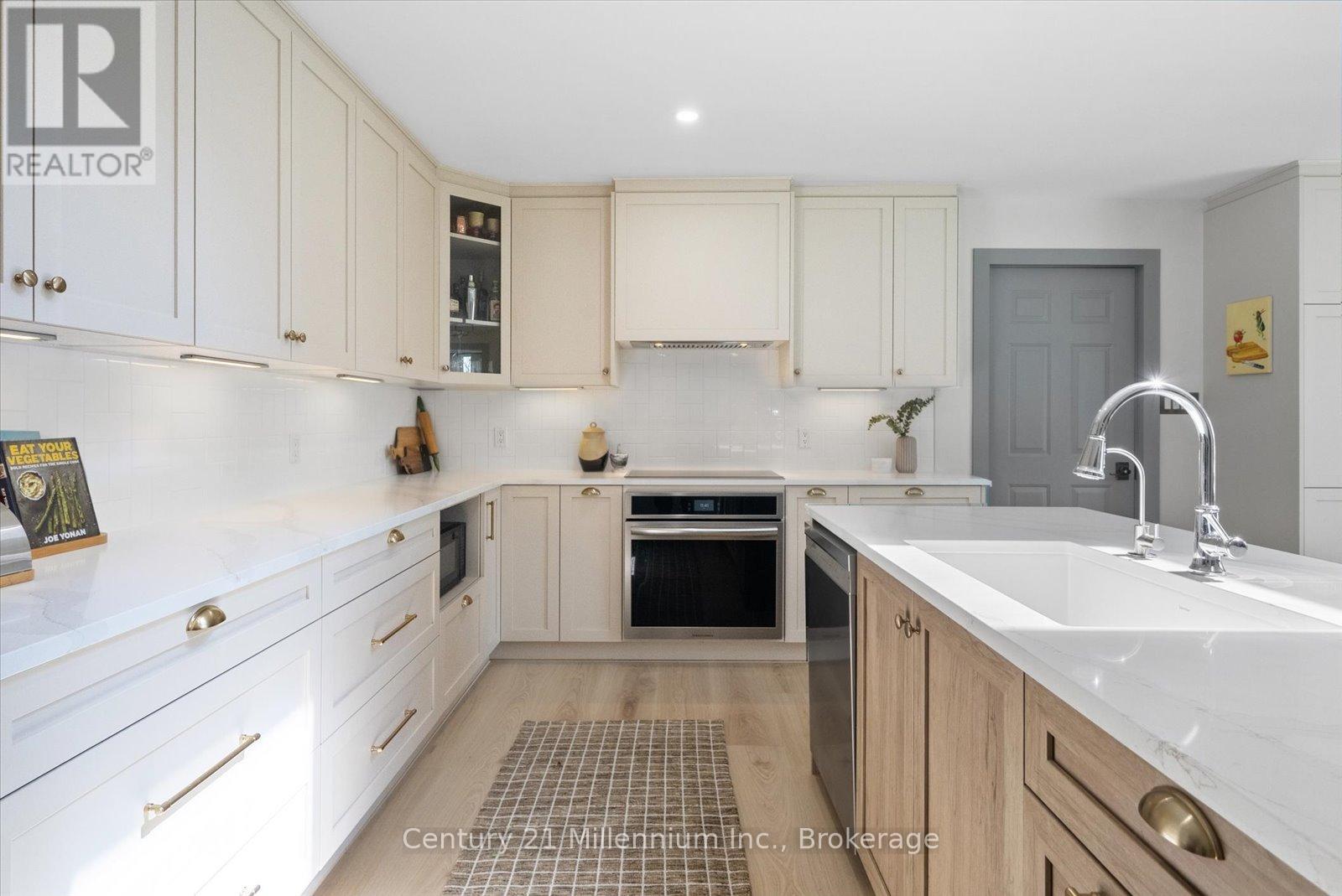 4 BLACKBURN AVENUE - 14