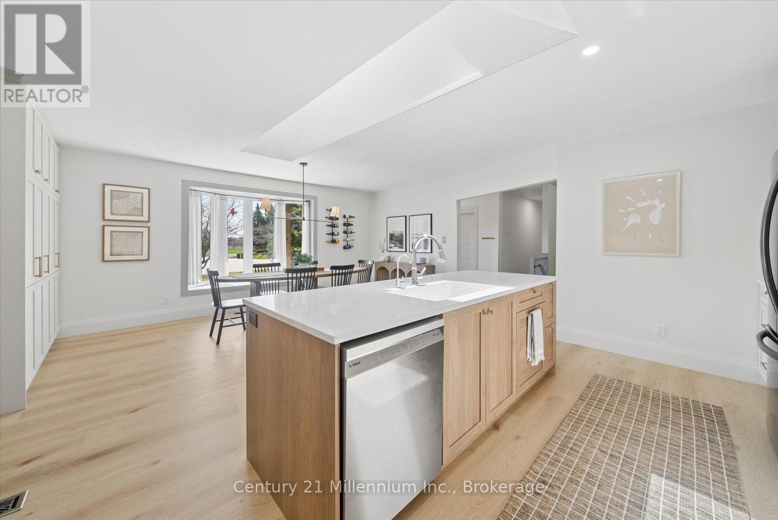 4 BLACKBURN AVENUE - 15