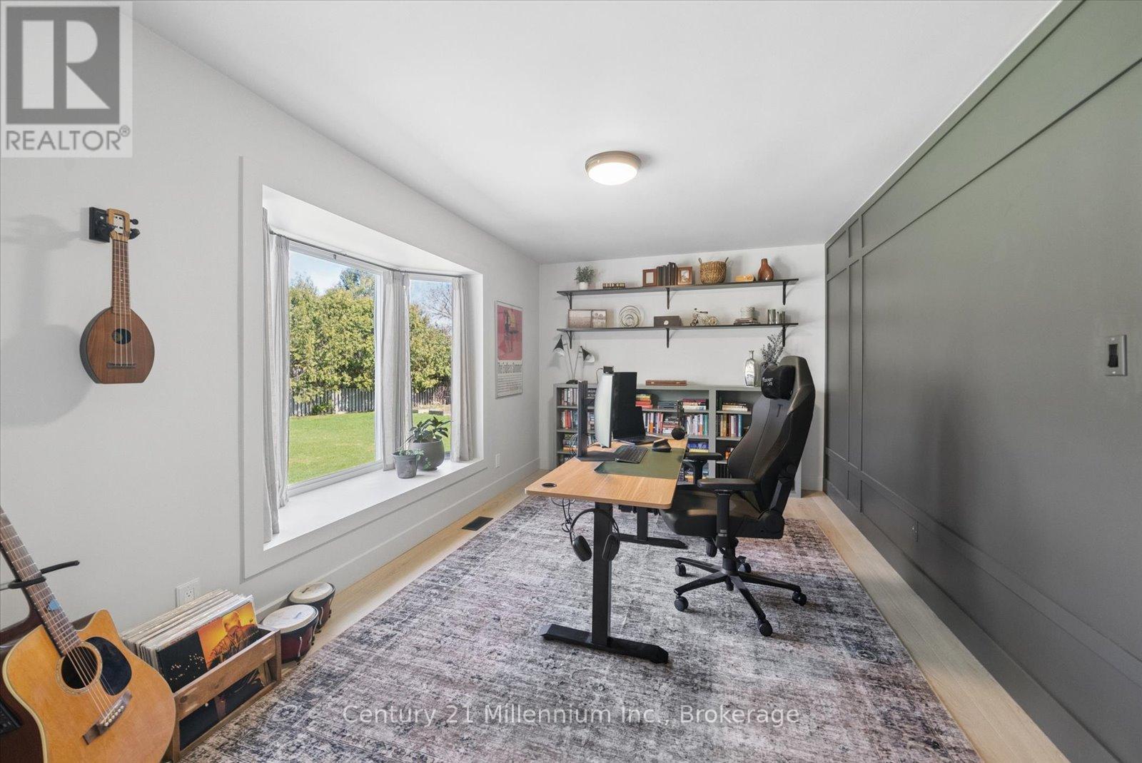 4 BLACKBURN AVENUE - 20