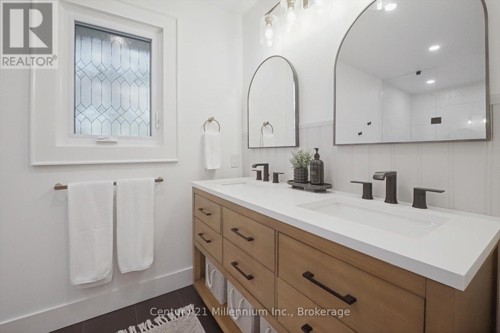 4 BLACKBURN AVENUE - 25