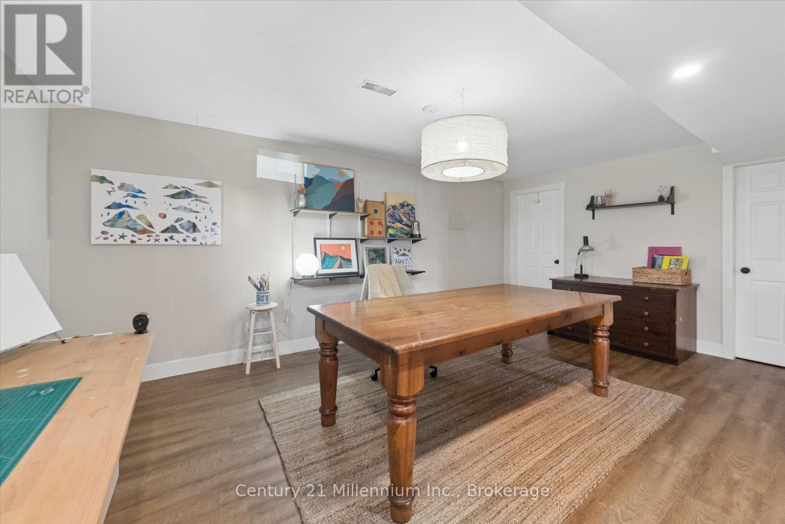 4 BLACKBURN AVENUE - 42