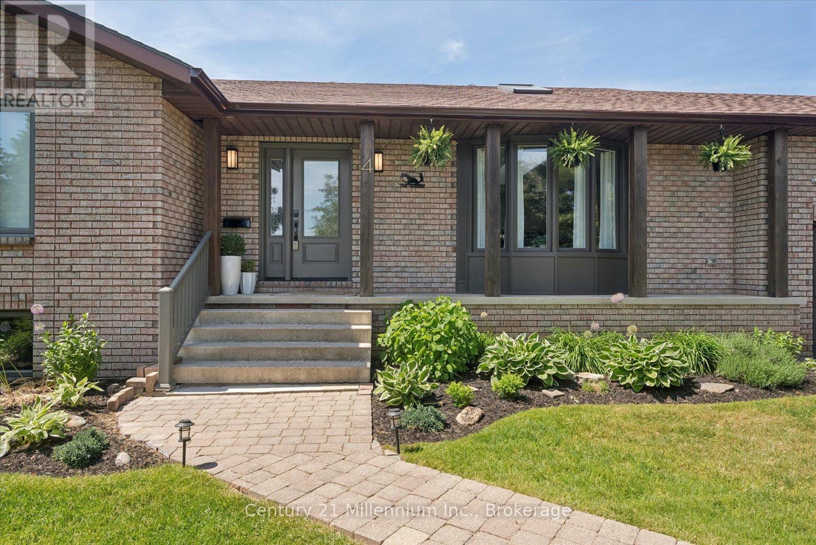4 BLACKBURN AVENUE - 6