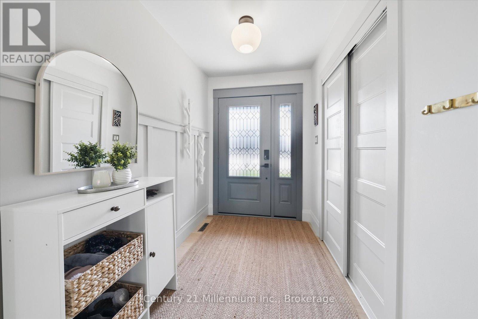 4 BLACKBURN AVENUE - 8