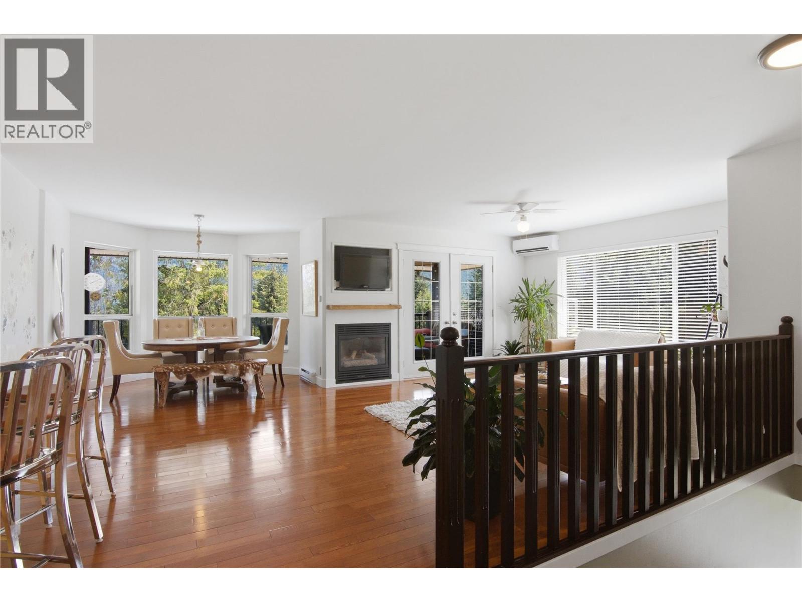  2529 Parkdale Place, Blind Bay
