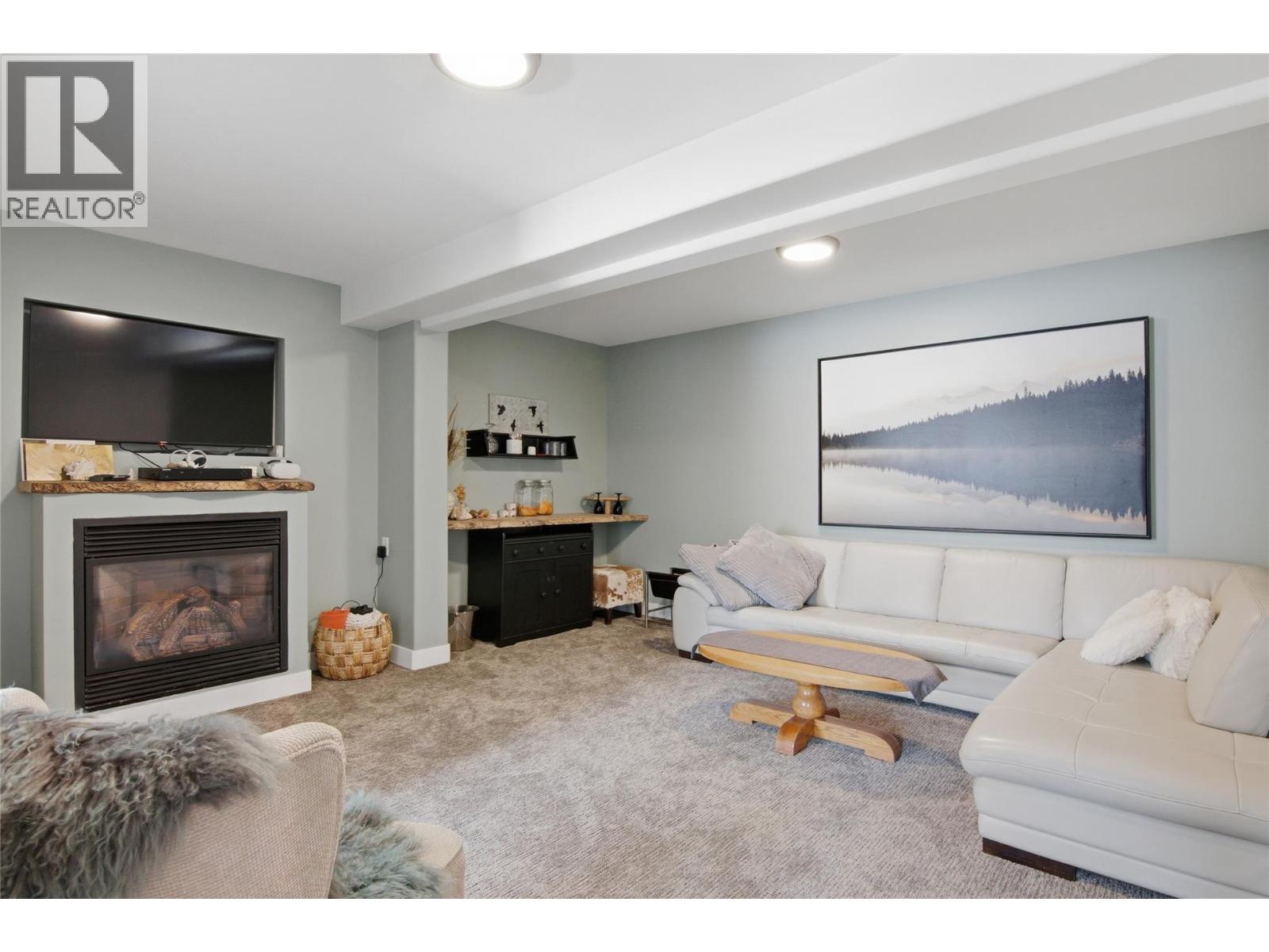  2529 Parkdale Place, Blind Bay