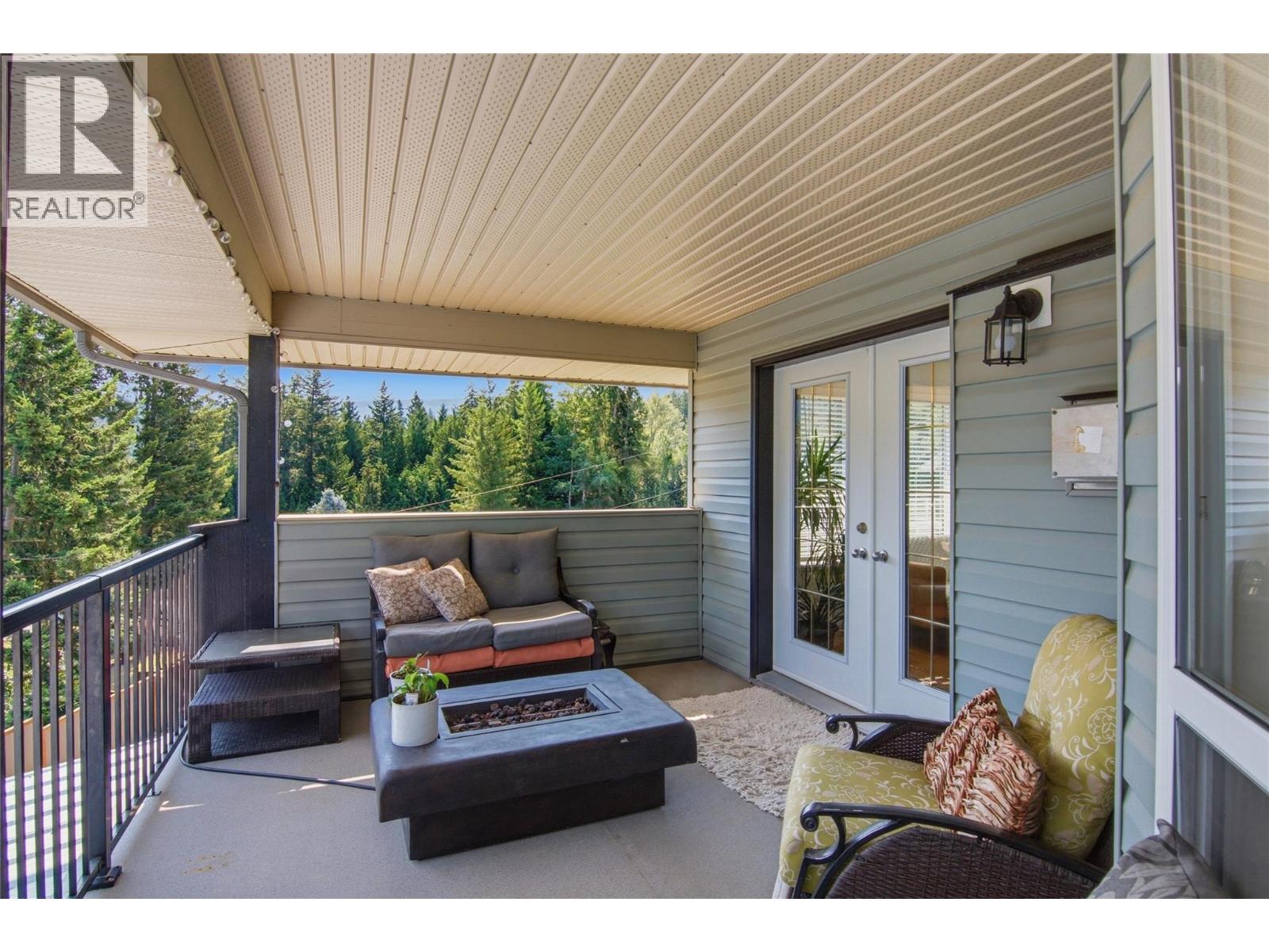  2529 Parkdale Place, Blind Bay