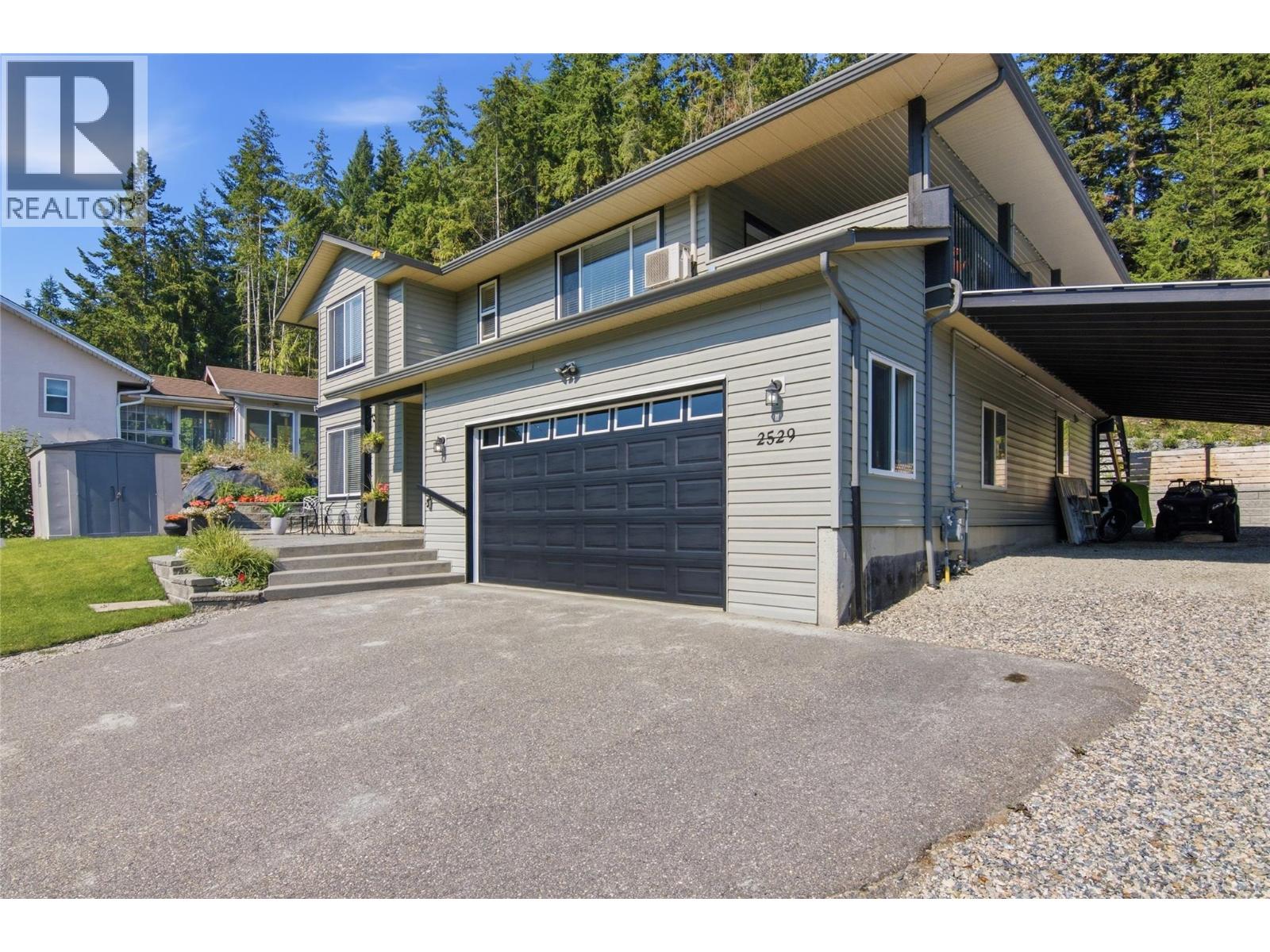  2529 Parkdale Place, Blind Bay
