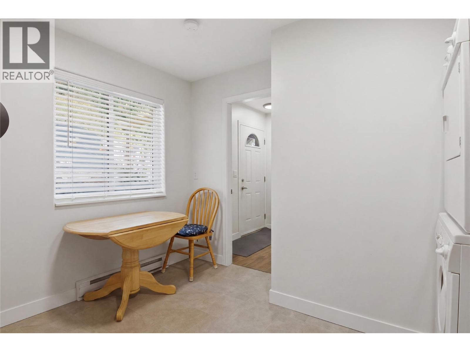  2529 Parkdale Place, Blind Bay