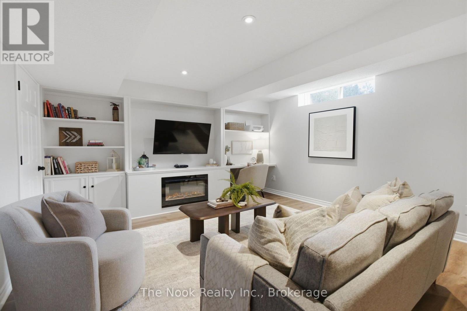 366 TRAVAIL AVENUE - Image 32