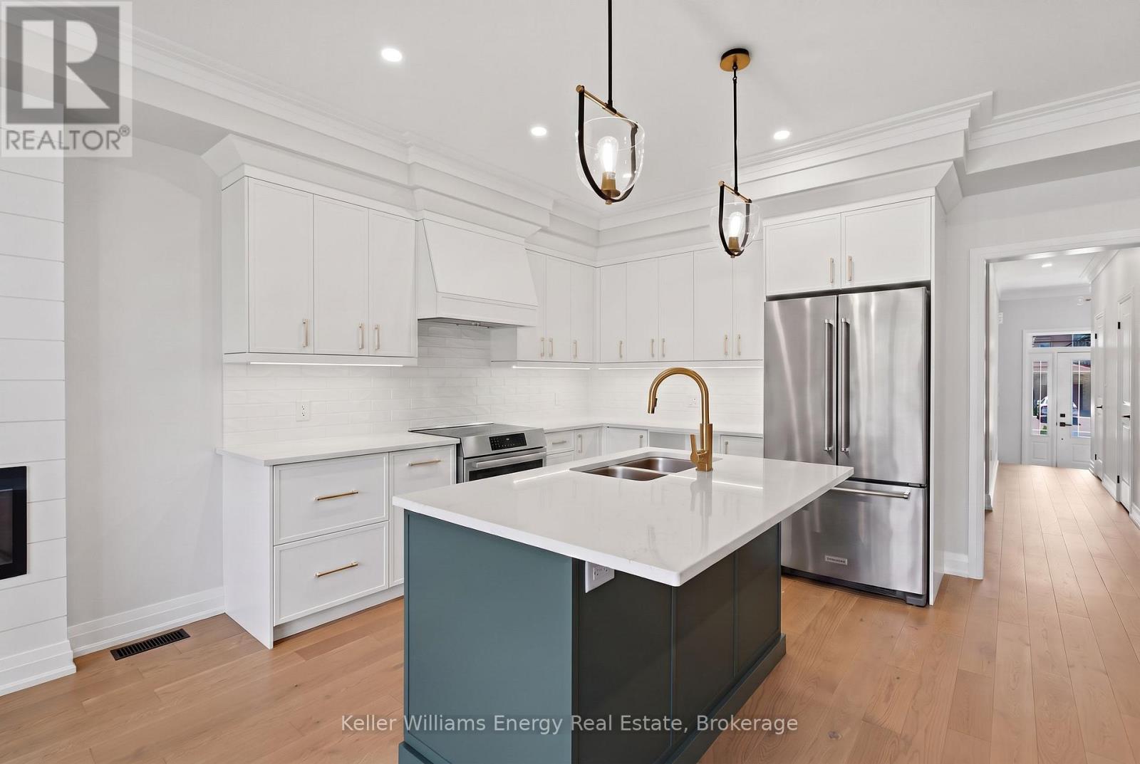 127 HICKORY STREET N - Image 8