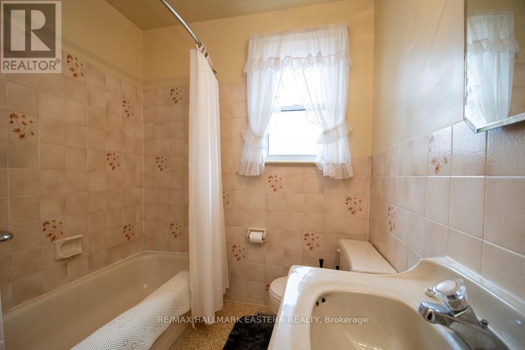 844 PHILIP STREET - 22