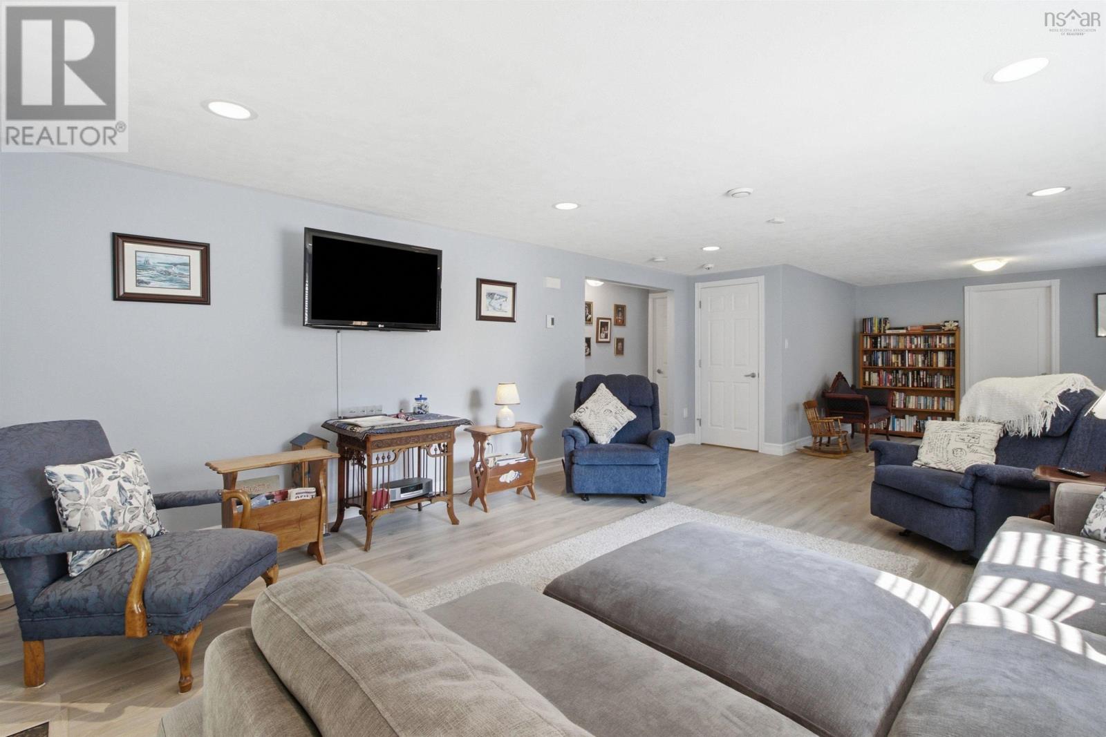34 Etna Street - 24