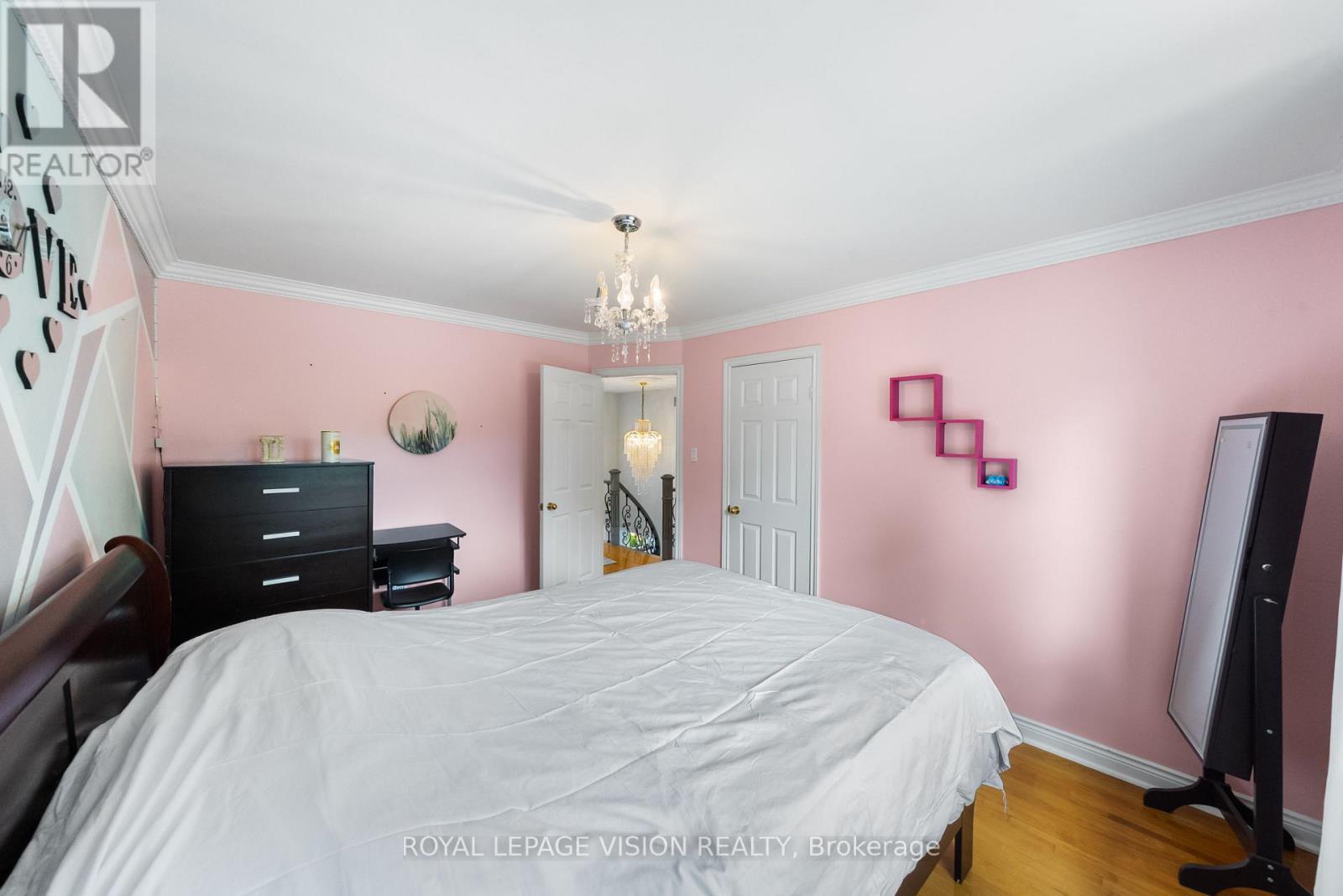 5 ANSON AVENUE - 25
