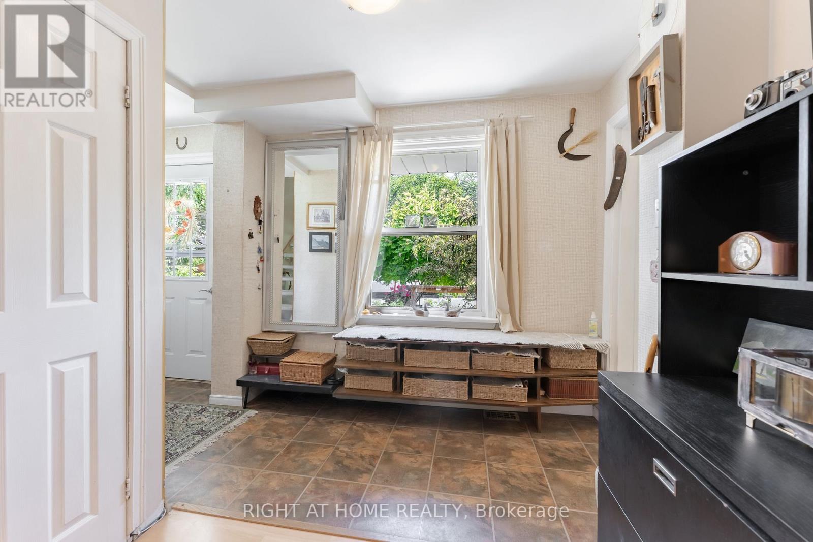 30 ALLISTER AVENUE - 13