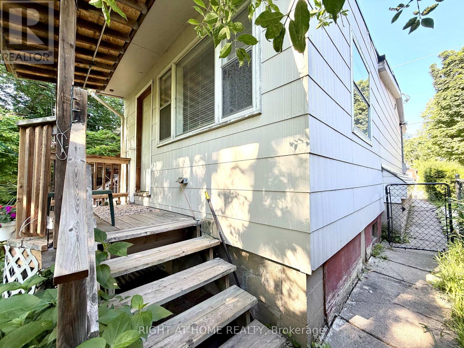 30 ALLISTER AVENUE - 24
