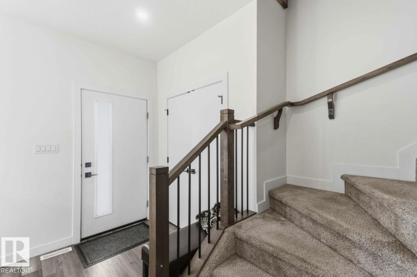 17924 61 Street NW - 3