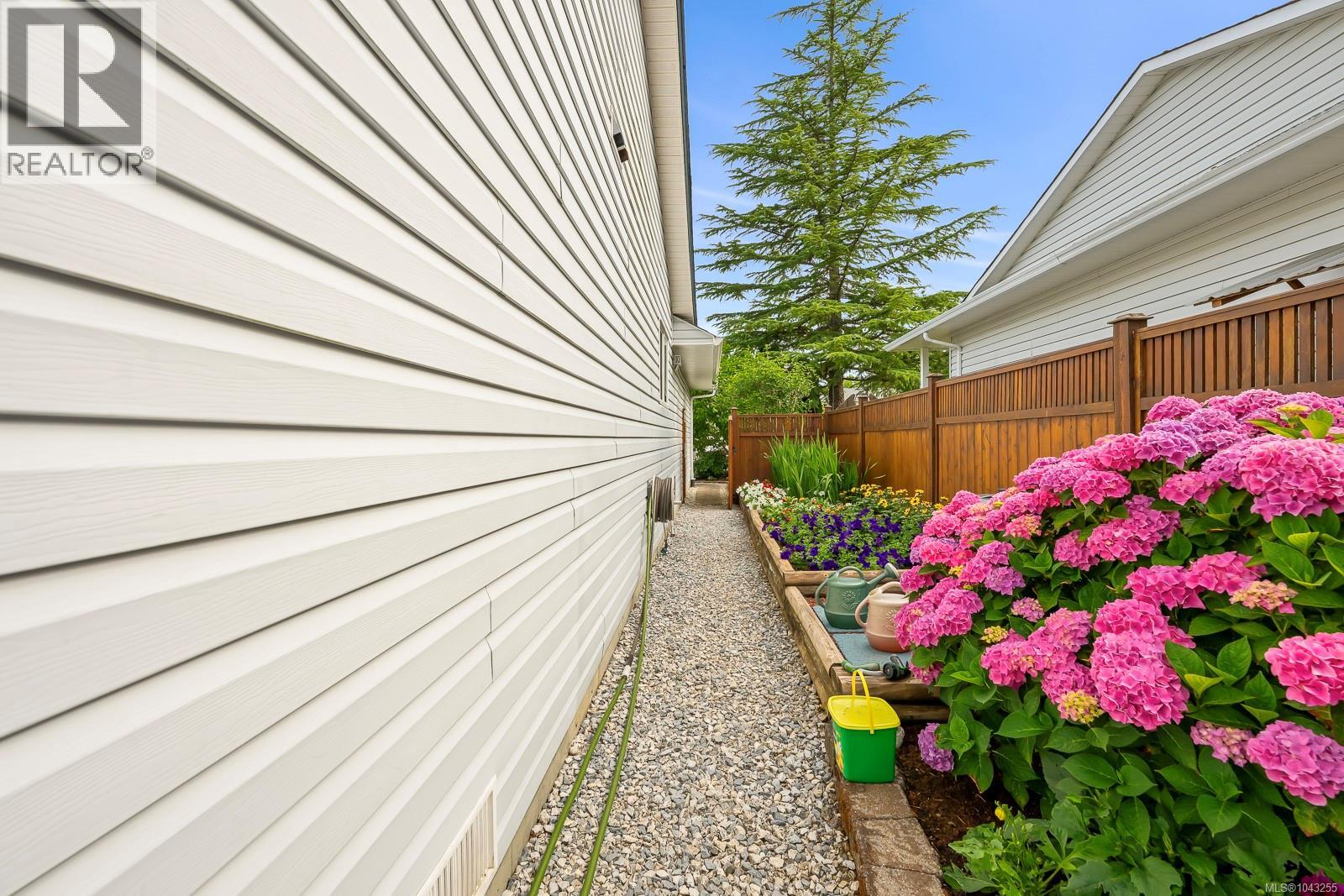 1413 Canso Ave - 41