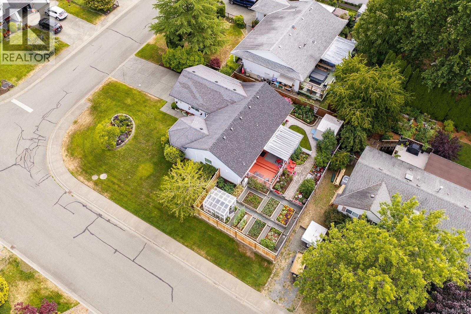1413 Canso Ave - 33
