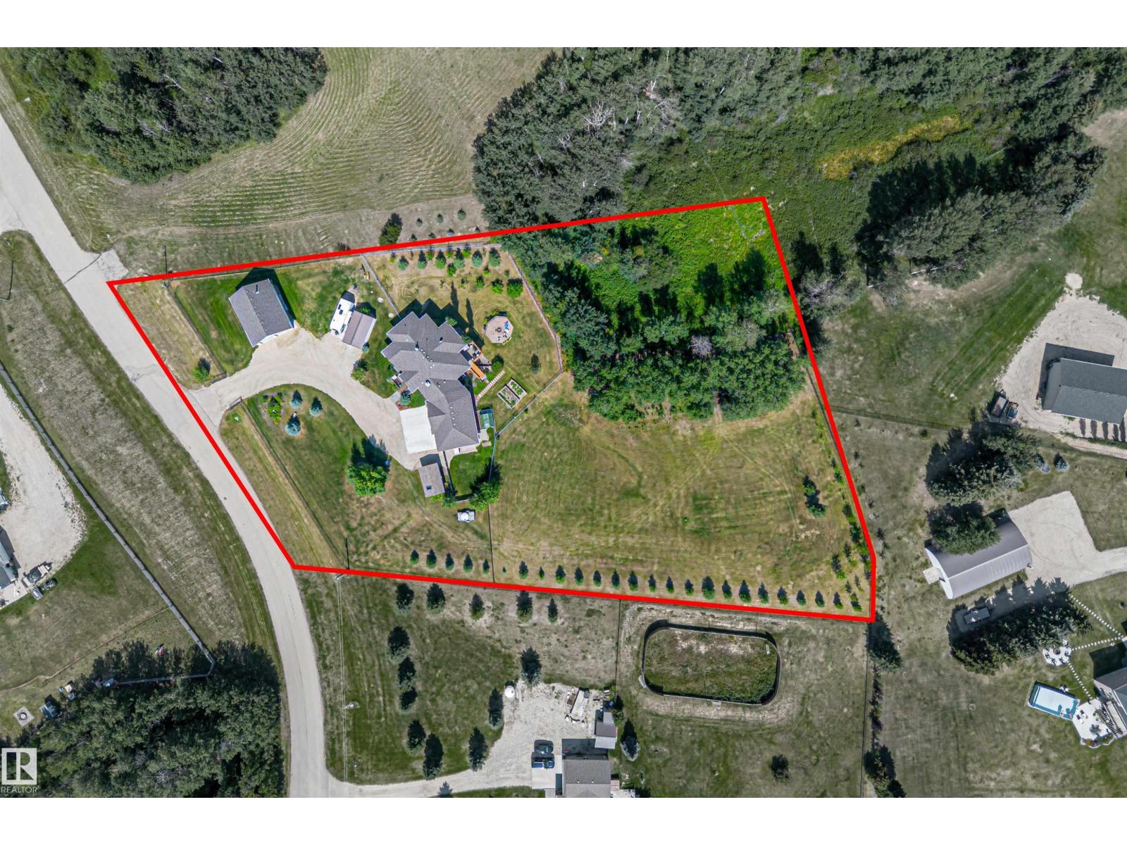 #13 1307 TWP ROAD 533 - 70