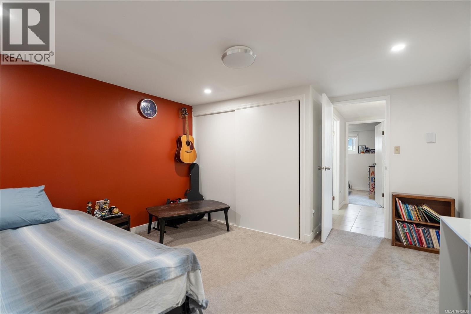 7 4391 Torquay Drive, Saanich