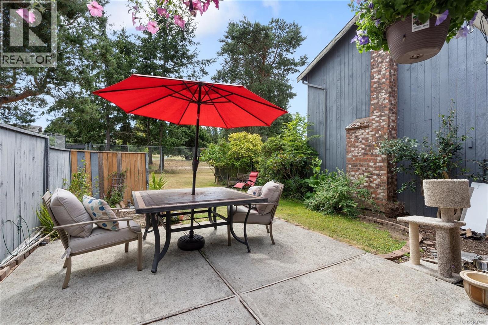 7 4391 Torquay Drive, Saanich