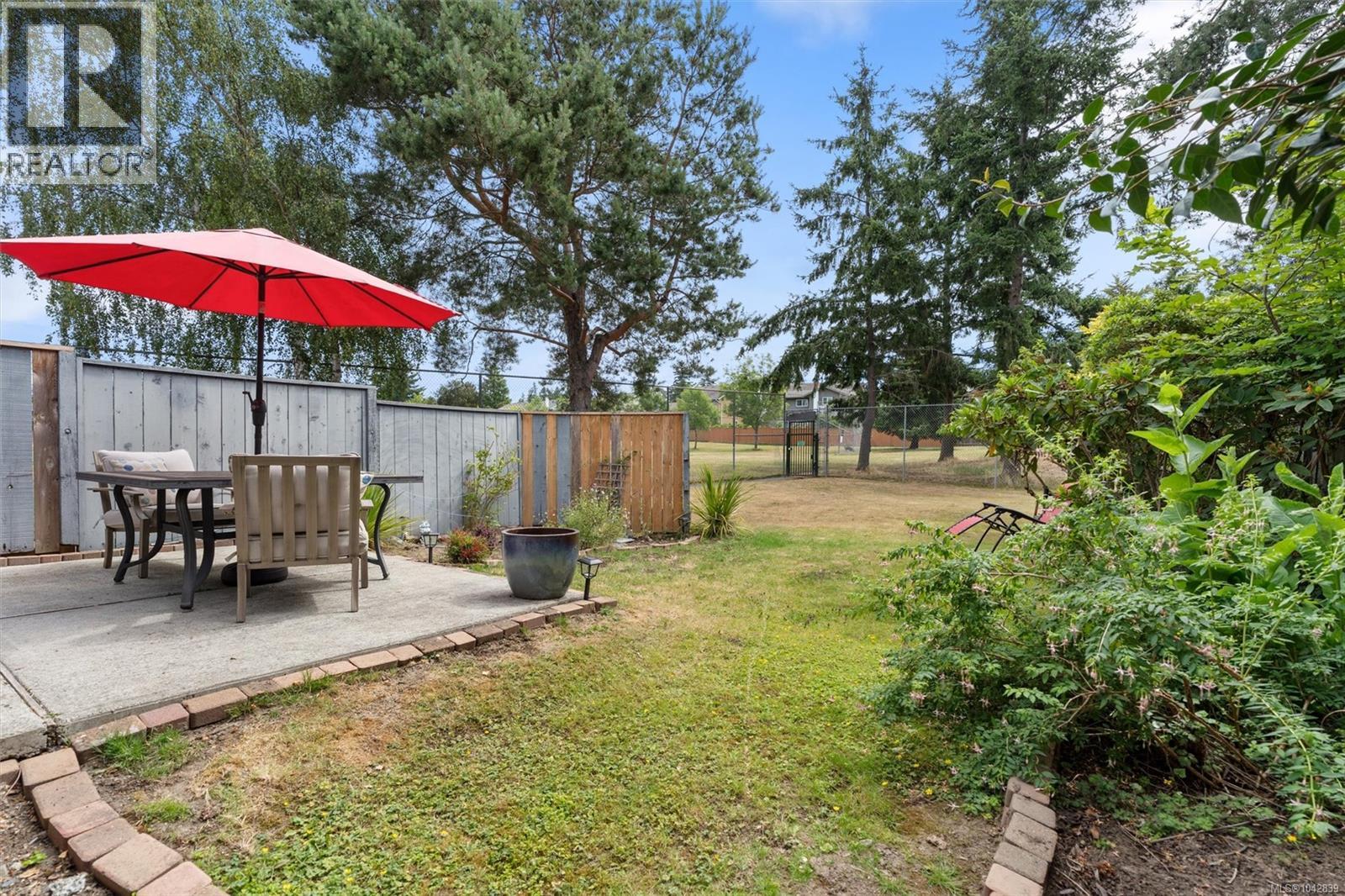 7 4391 Torquay Drive, Saanich